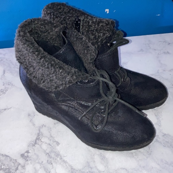 Simply Vera Wedge Boots - Picture 2 of 6